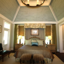custom-build-lakehome-bedroom